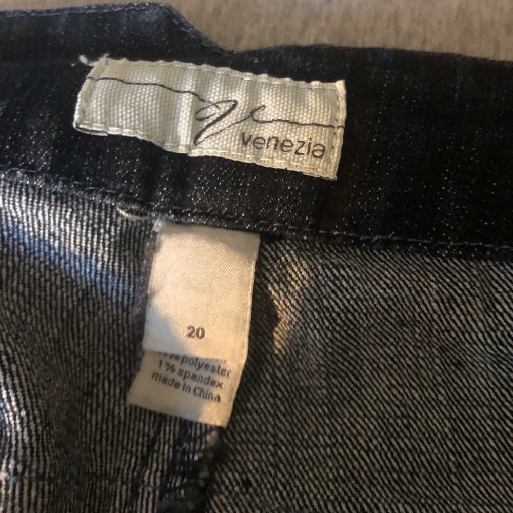 Cropped Bermuda jean shorts - Picture 2 of 5